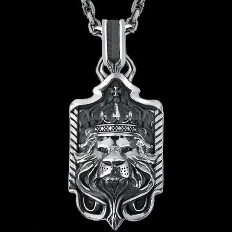 European and American Crown Domineering Seal Tag Necklace